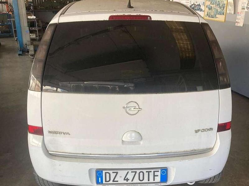 Usata Opel Meriva Cosmo 101 CV (74 kW) 2010 Bianco Monovolume