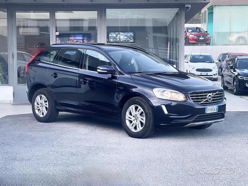 Blu/azzurro Usata 2017 Volvo XC60 SUV | 12.900 € (Buon prezzo) - Immagine 1/4