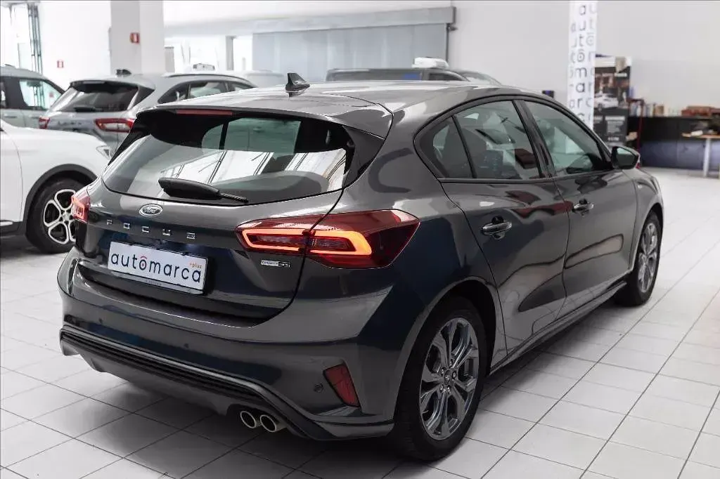 Usata Ford Focus ST-Line 125 CV (91 kW) 2022 Grigio metallizzato Berlina