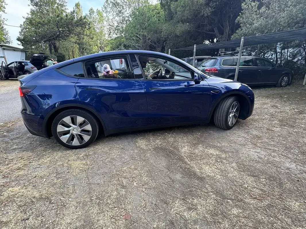 Usata Tesla Model Y RWD 88 kW (120 CV) 2023 Blu/azzurro SUV