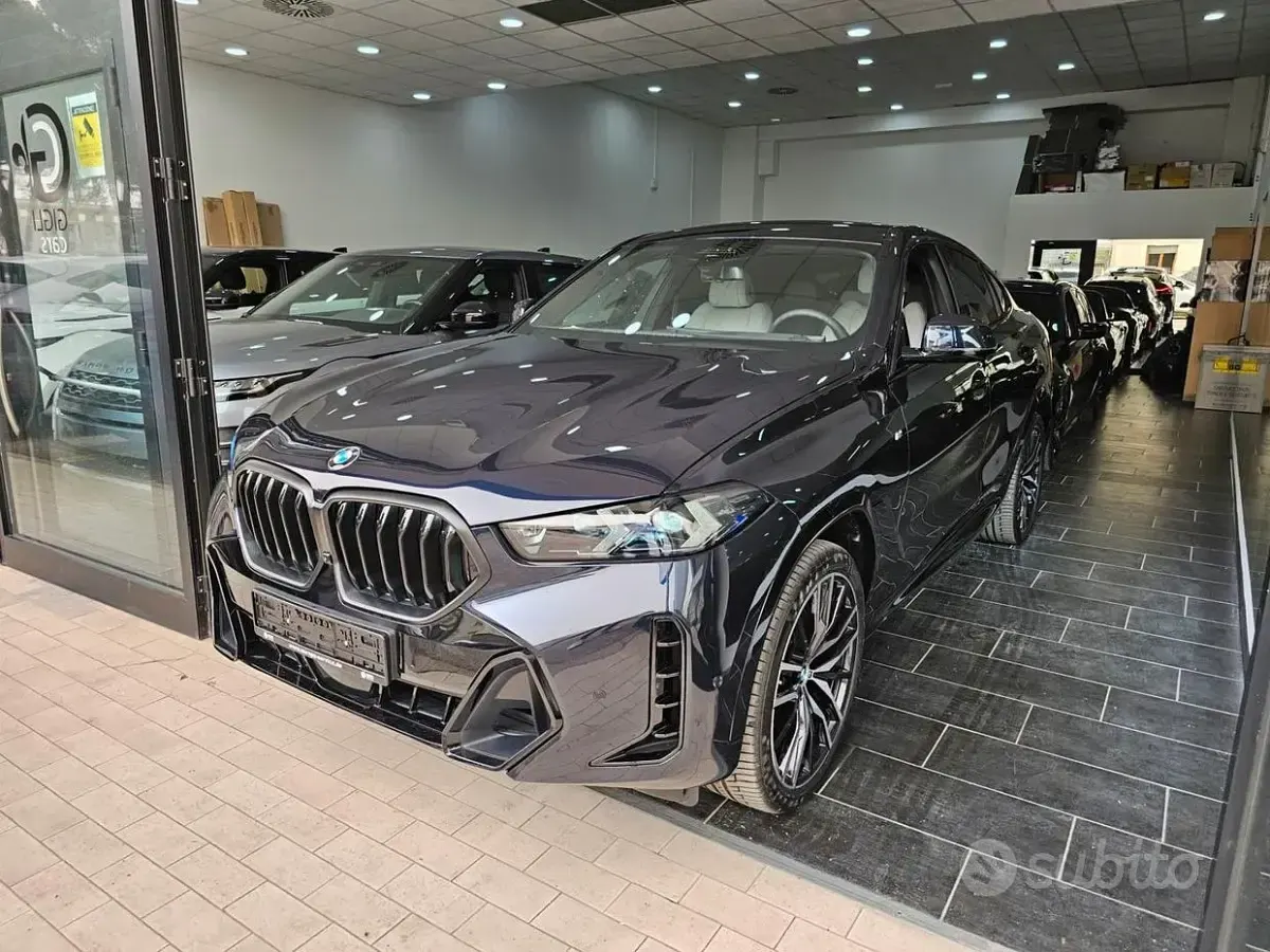 Usata BMW X6 M Sport 298 CV (219 kW) 2024 Carbon black SUV