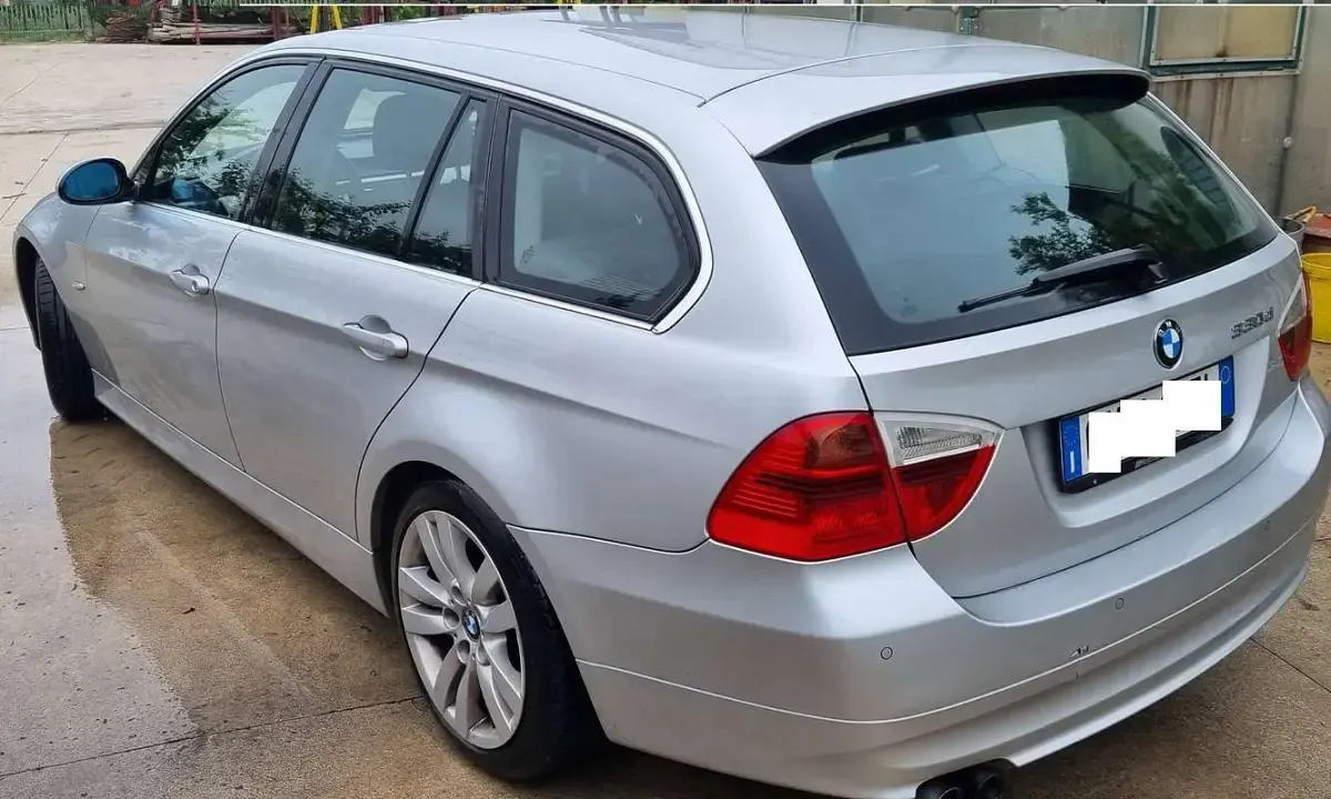 Usata BMW 330 231 CV (169 kW) 2005 Grigio Station wagon
