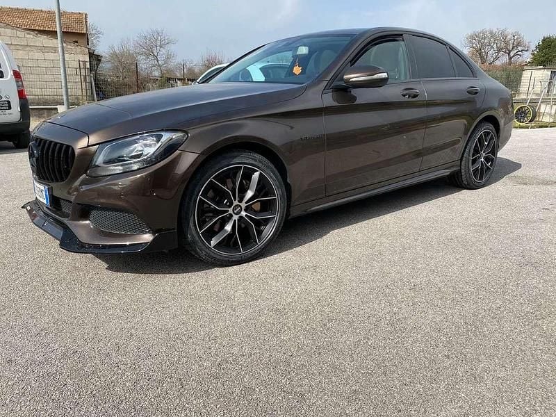 Marrone Usata 2015 Mercedes C250 Edition 1 Tre volumi | 18.500 € (Buon prezzo) - Immagine 1/4