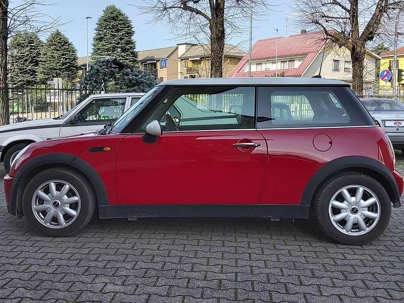 Usata Mini ONE 90 CV (66 kW) 2006 Rosso Utilitaria