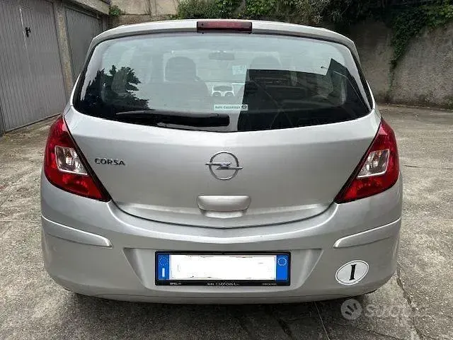 Usata Opel Corsa Enjoy 90 CV (66 kW) 2009 Grigio Utilitaria