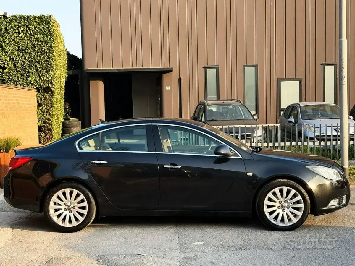Usata Opel Insignia 160 CV (117 kW) 2012 Nero Berlina