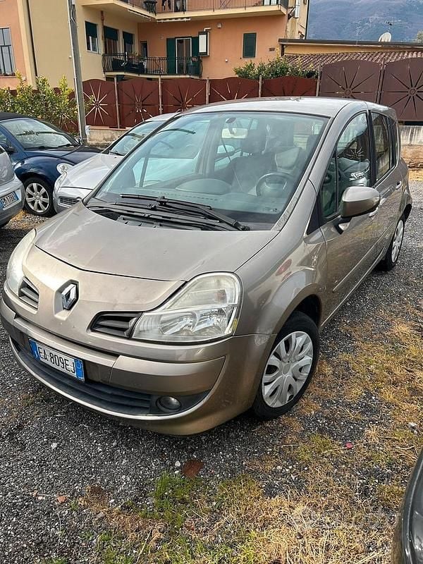 Usata Renault Modus Dynamique 85 CV (62 kW) 2010 Grigio Monovolume