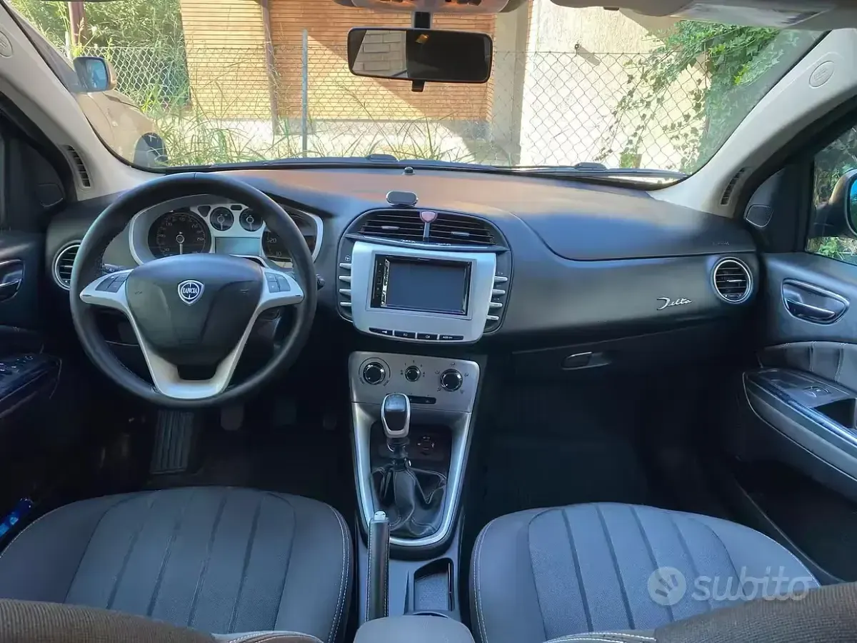 Usata Lancia Delta 120 CV (88 kW) 2009 Utilitaria