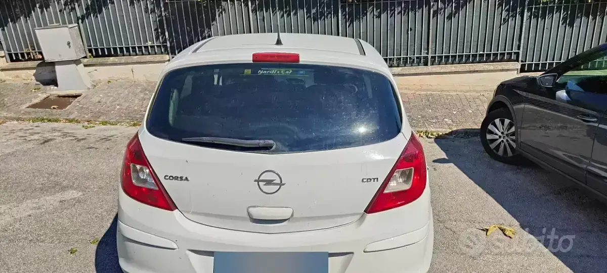 Usata Opel Corsa 75 CV (55 kW) 2011 Bianco Utilitaria