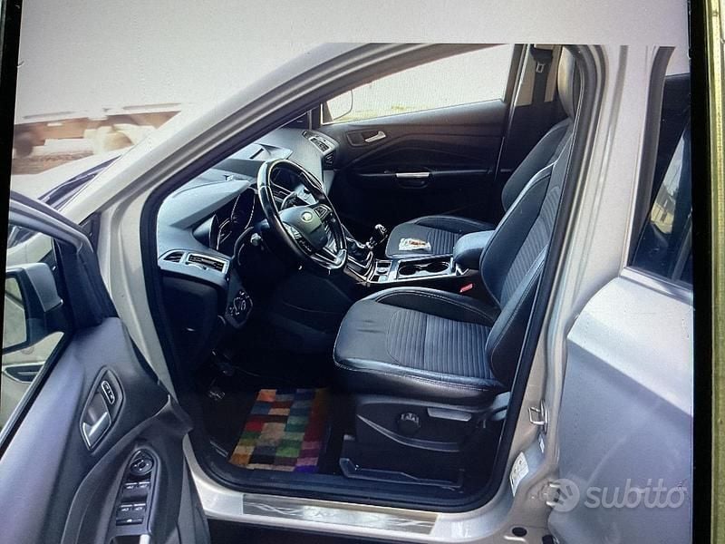 Usata Ford Kuga Titanium 120 CV (88 kW) 2017 Grigio SUV