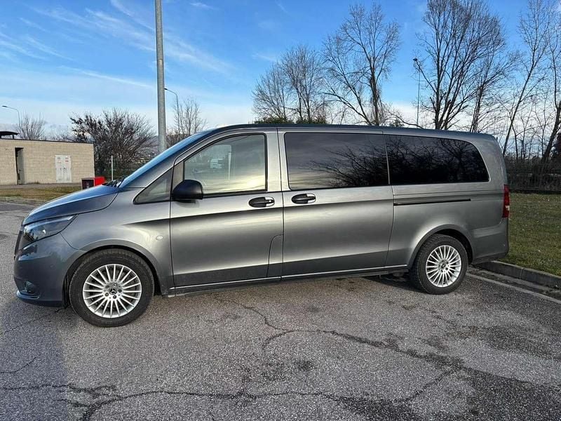 Usata Mercedes Vito 160 CV (117 kW) 2022 Grigio selenite Furgone