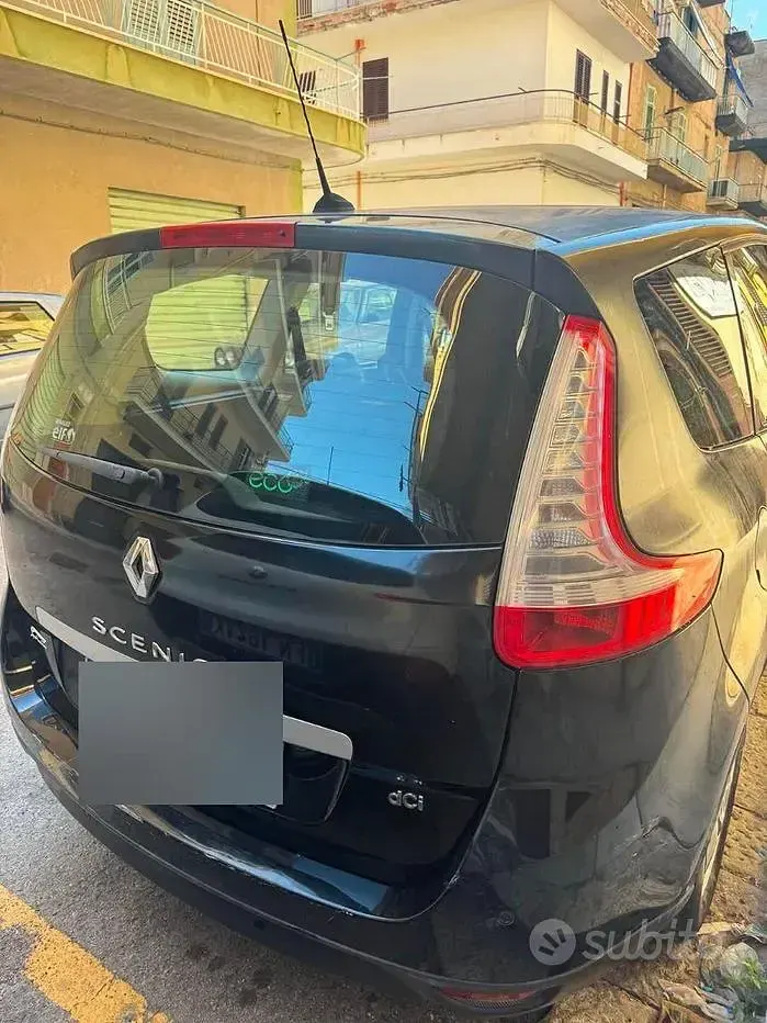Usata Renault Scénic III 110 CV (80 kW) 2011 Nero Monovolume