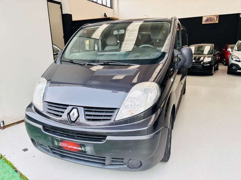 Nero Usata 2008 Renault Trafic Monovolume | 11.900 € (Molto cara) - Immagine 1/4