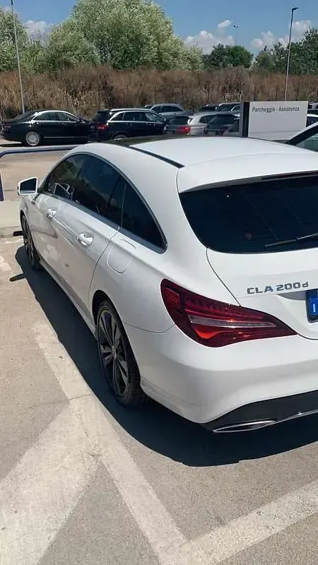 Usata Mercedes CLA200 Shooting Brake Business 150 CV (110 kW) 2019 Station wagon