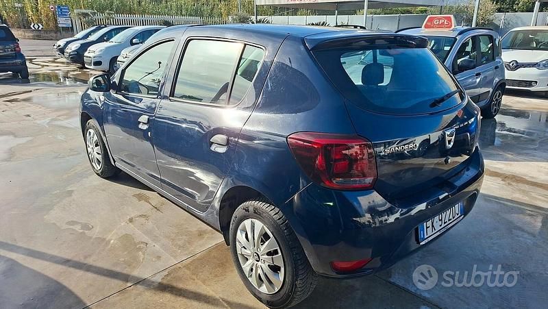 Usata Dacia Sandero 90 CV (66 kW) 2017 Blu Berlina
