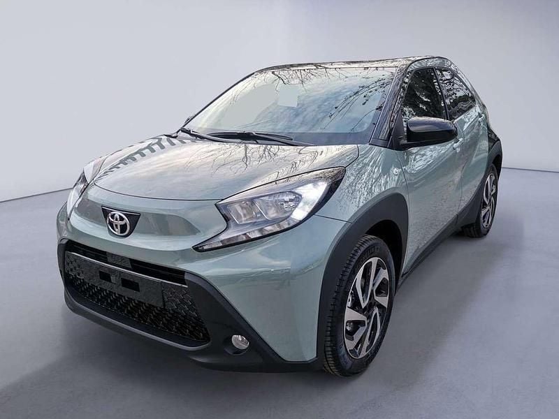Nuova Toyota Aygo X Lounge 72 CV (52 kW) 2026 Verde SUV