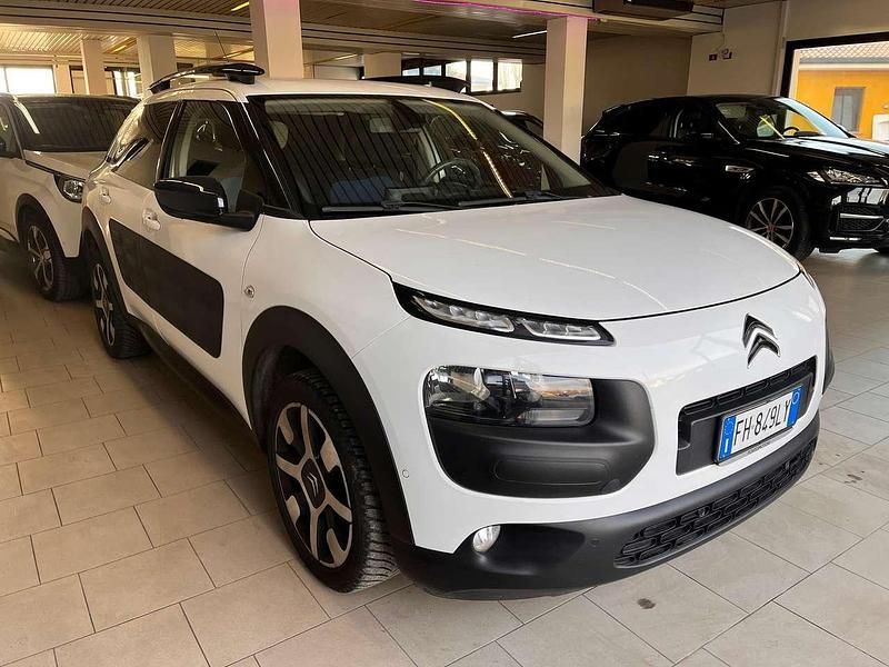 Usata Citroën C4 PureTech 82 CV (60 kW) 2017 Bianco SUV