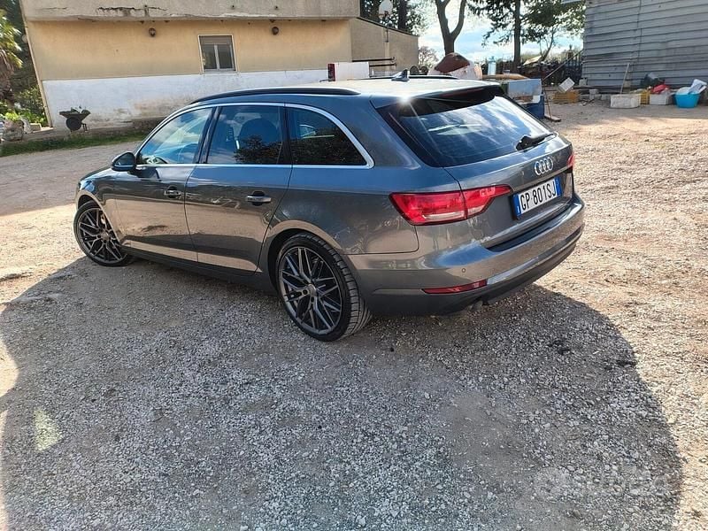 Usata Audi A4 Business 150 CV (110 kW) 2018 Grigio Station wagon