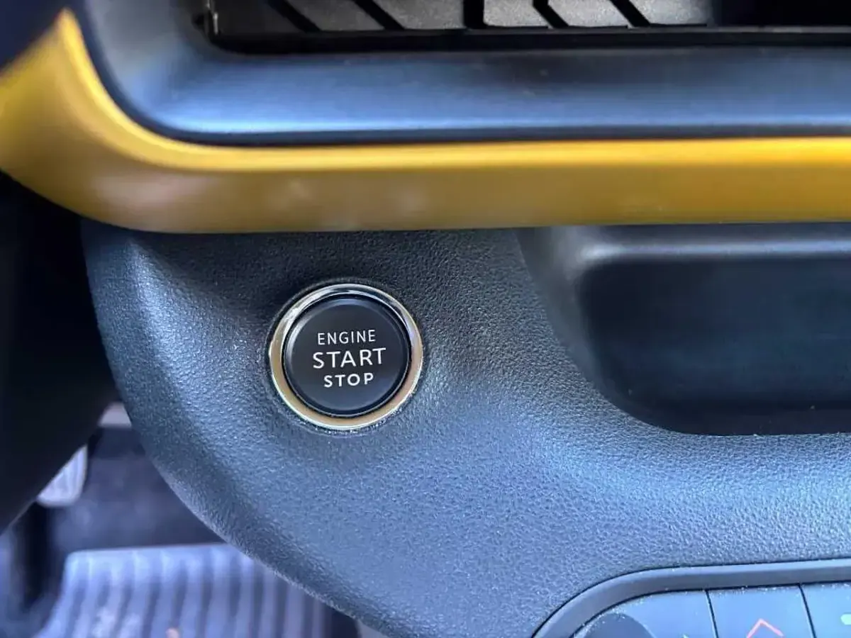 Usata Jeep Avenger 101 CV (74 kW) 2023 Giallo SUV