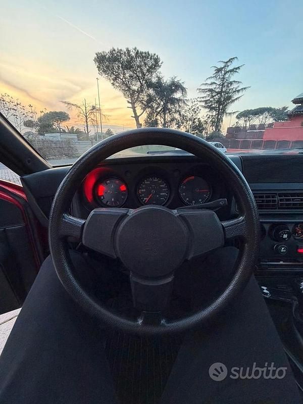 Usata Porsche 924 125 CV (91 kW) 1982 Rosso Coupé