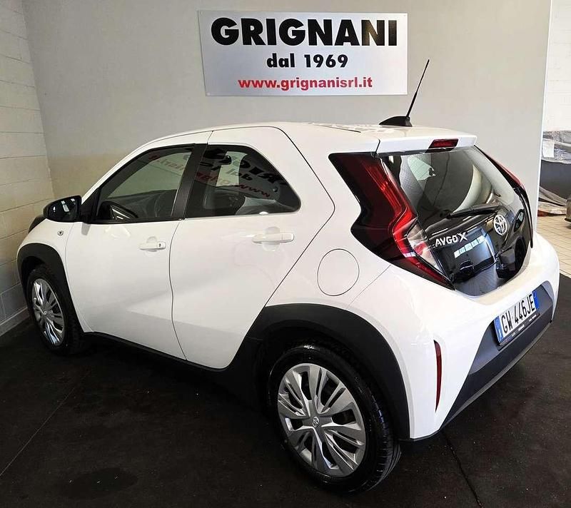 Usata Toyota Aygo X Active 72 CV (52 kW) 2024 Bianco SUV