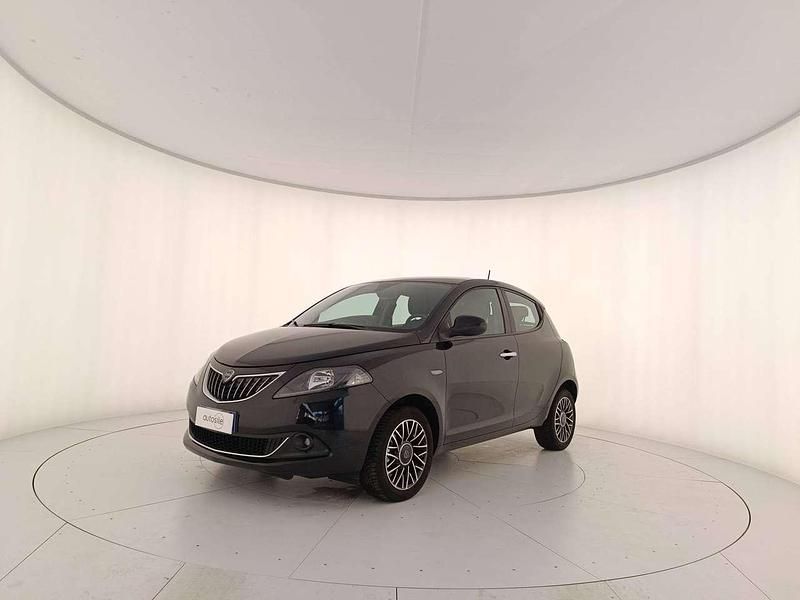 Nero vulcano Usata 2024 Lancia Ypsilon Due volumi | 15.500 € (Molto cara) - Immagine 1/4