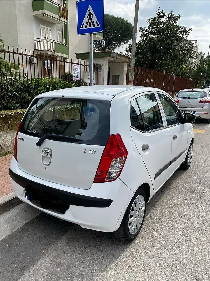 Usata Hyundai i10 Active 66 CV (48 kW) 2010 Bianco Utilitaria