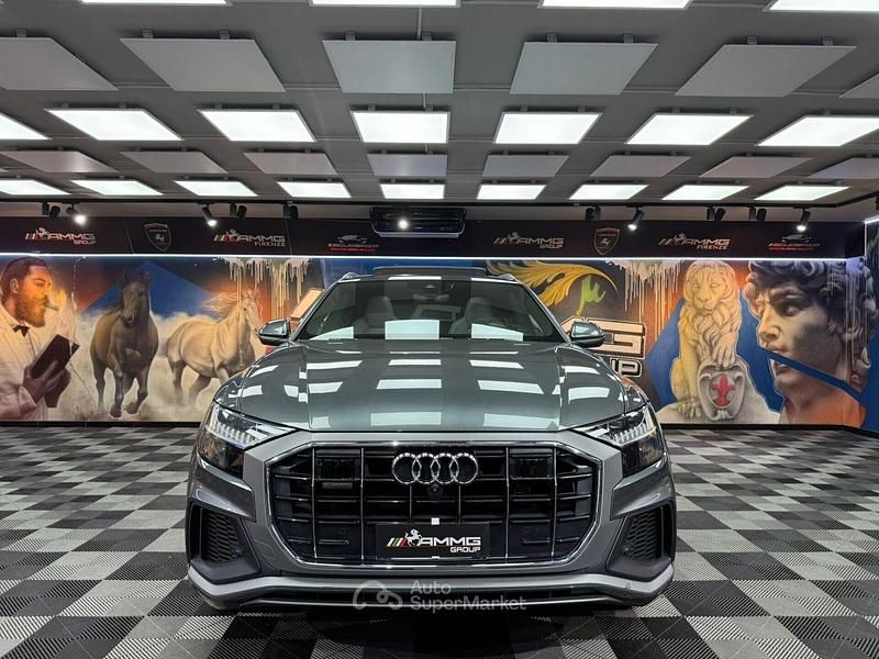 Usata Audi Q8 286 CV (210 kW) 2019 Grigio SUV