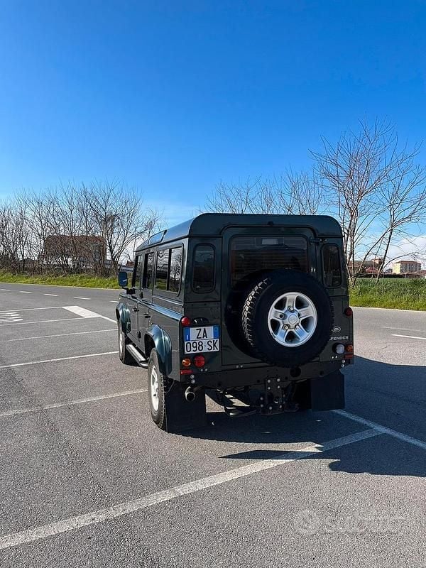 Usata Land Rover Defender 122 CV (89 kW) 2015 Verde Station wagon
