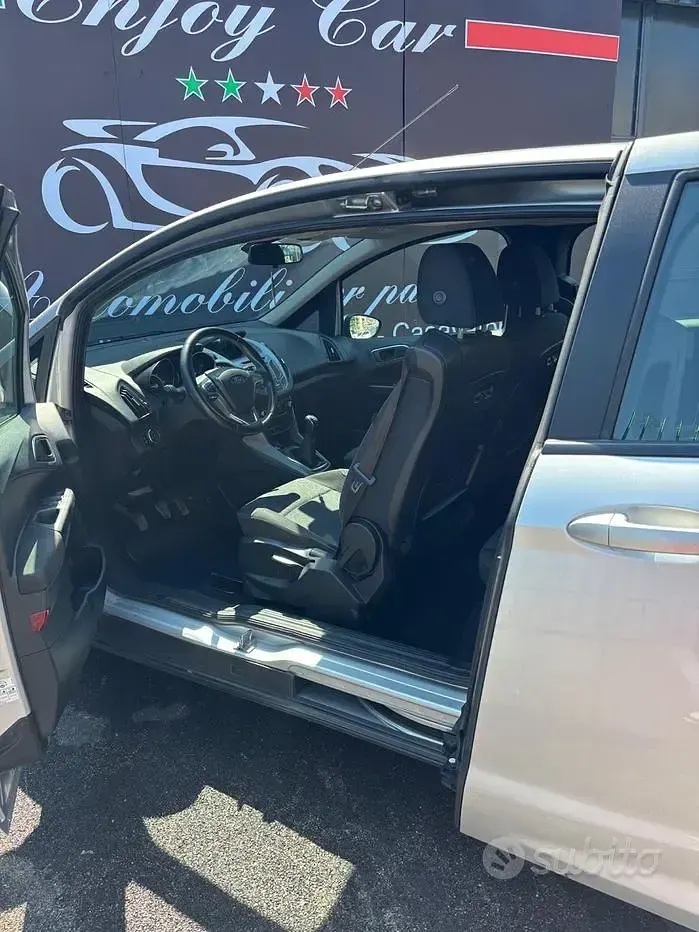 Usata Ford B-MAX Titanium 95 CV (69 kW) 2016 Grigio Monovolume