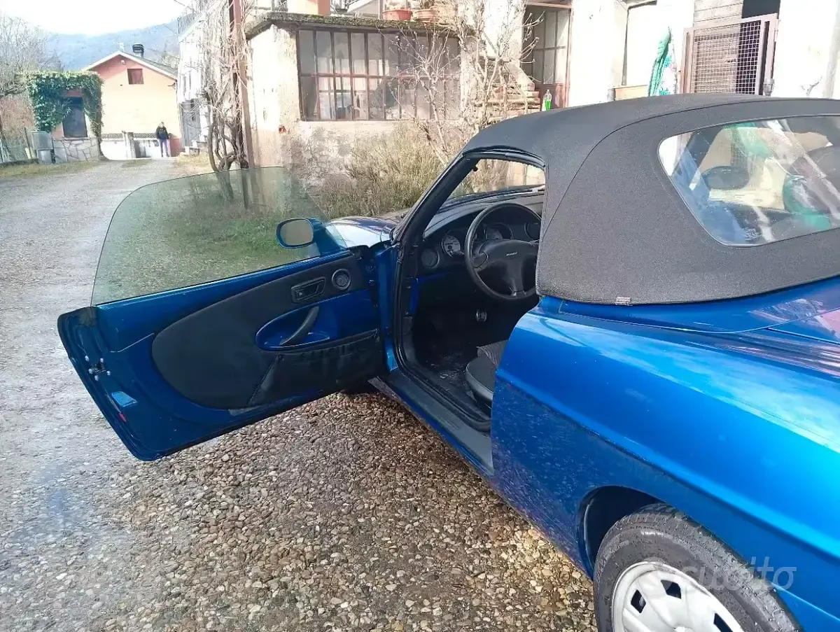 Usata Fiat Barchetta 131 CV (96 kW) 1999 Bluazzurro Cabrio