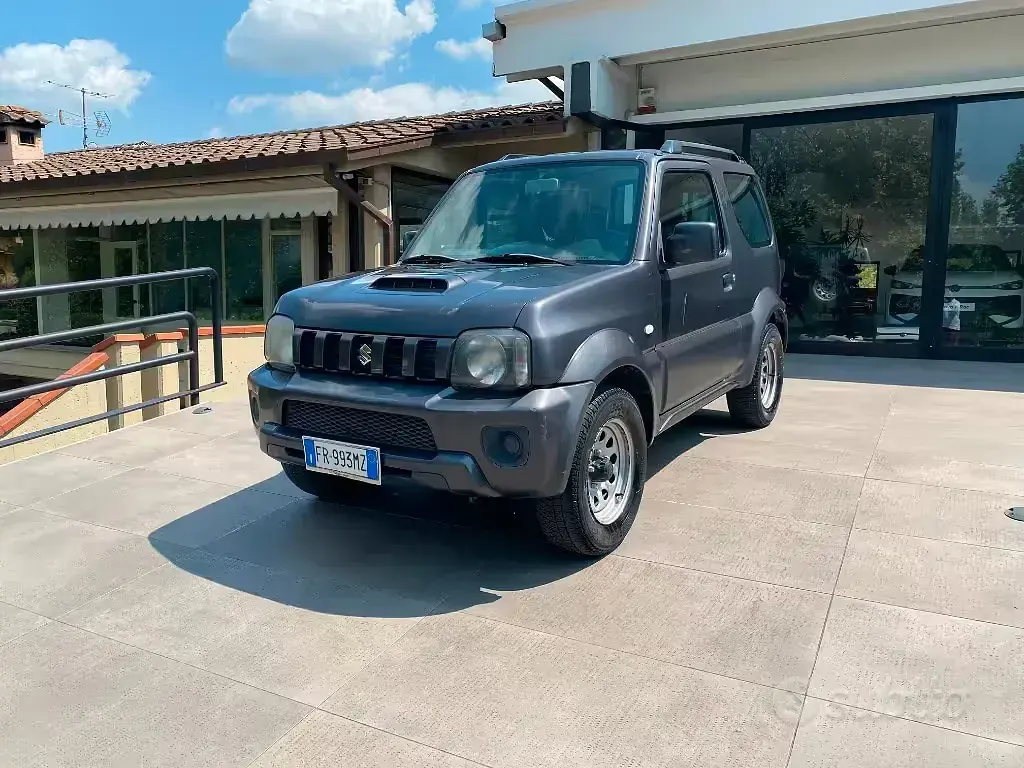 Usata Suzuki Jimny 84 CV (61 kW) 2013 Grigio SUV