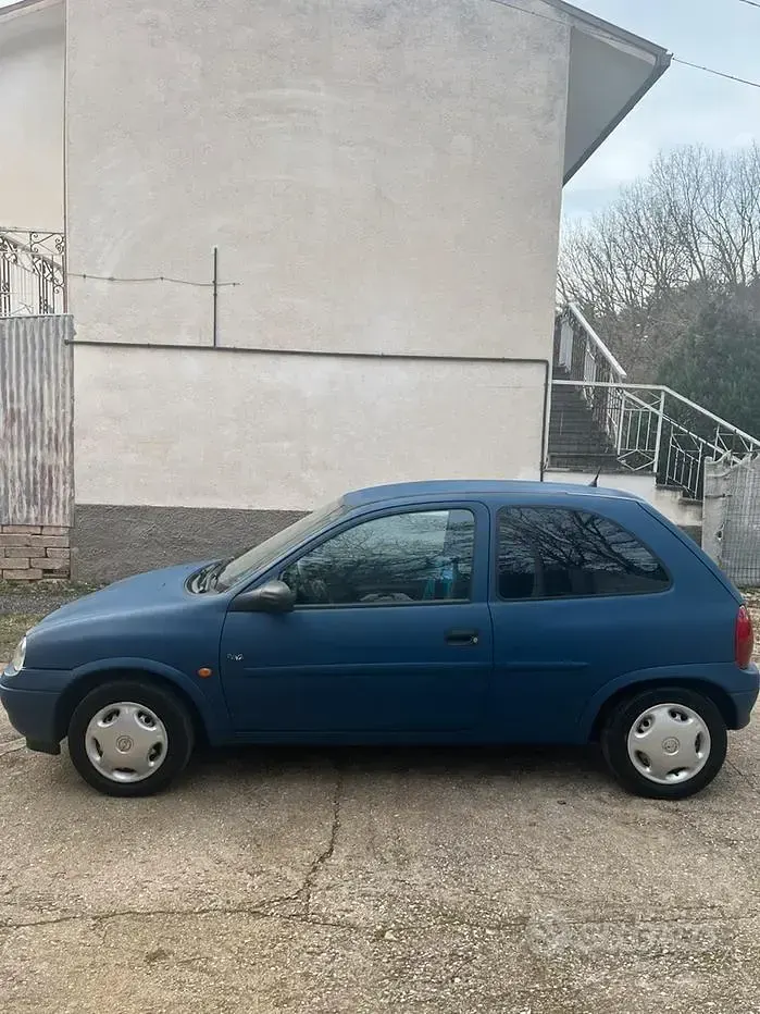 Occasion Opel Corsa 54 ch (39 kW) 1999 Bleue Berline