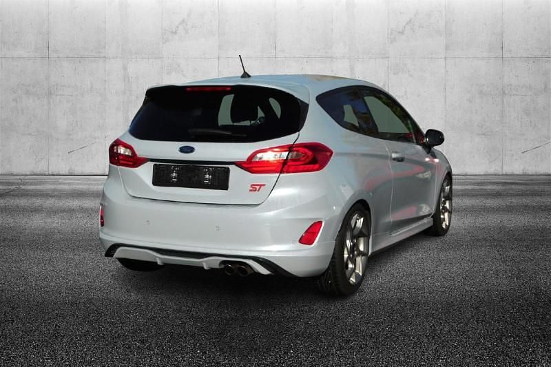 Usata Ford Fiesta ST 200 CV (147 kW) 2019 Argento metallizzato Utilitaria