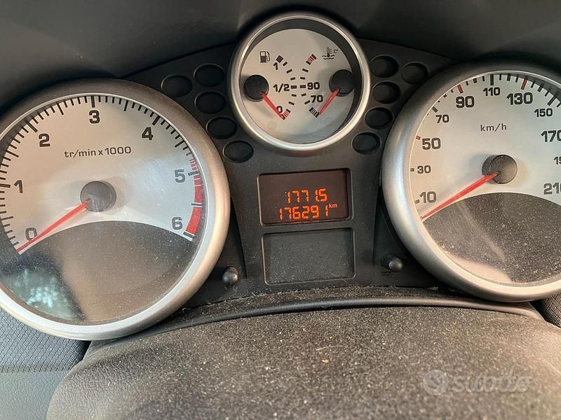 Usata Peugeot 207 68 CV (50 kW) 2008 Blu Berlina