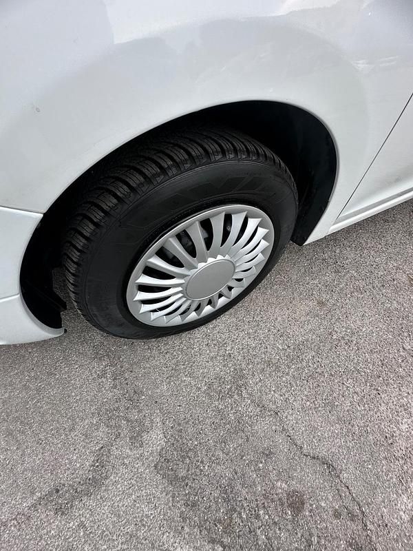 Usata Dacia Sandero 90 CV (66 kW) 2015 Bianco Berlina