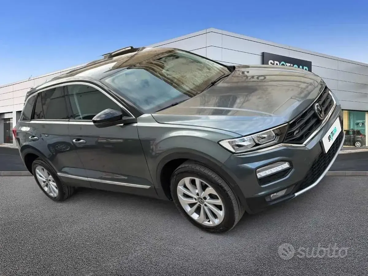 Usata VW T-Roc Style 116 CV (85 kW) 2019 Grigio scuro SUV