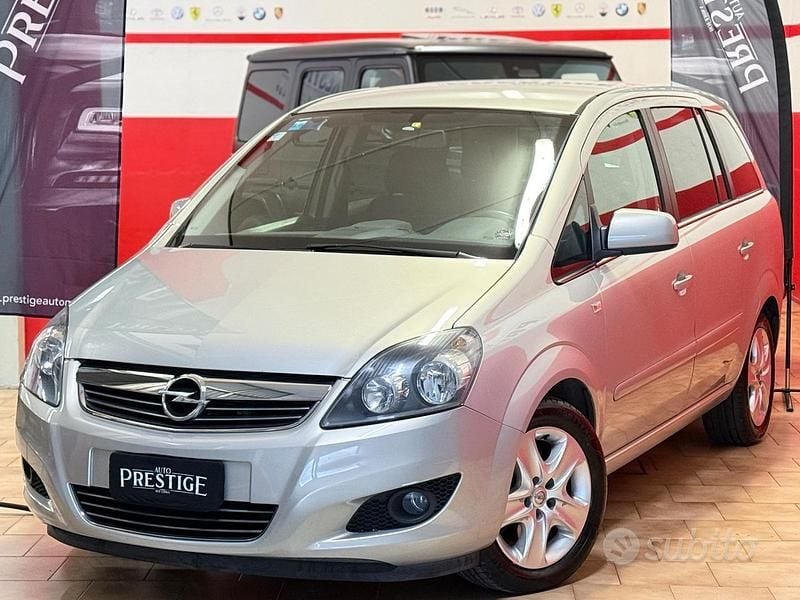 Usata Opel Zafira Cosmo 110 CV (80 kW) 2011 Giallo Monovolume