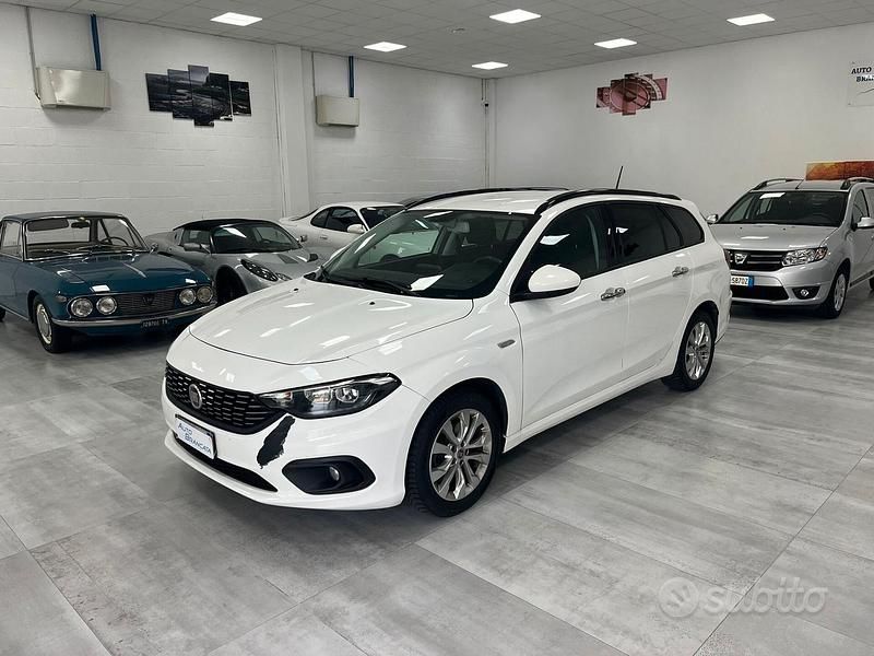 Usata Fiat Tipo 120 CV (88 kW) 2019 Bianco Station wagon