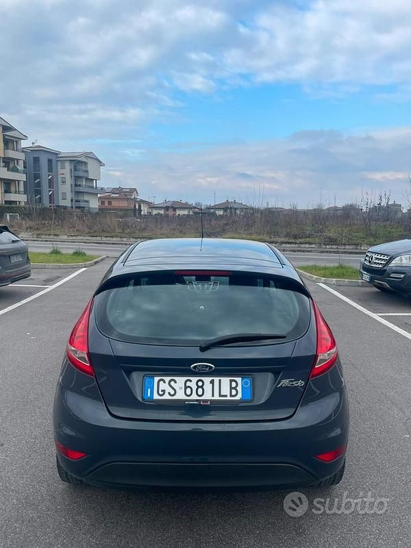 Usata Ford Fiesta Trend 2011 Grigio Utilitaria