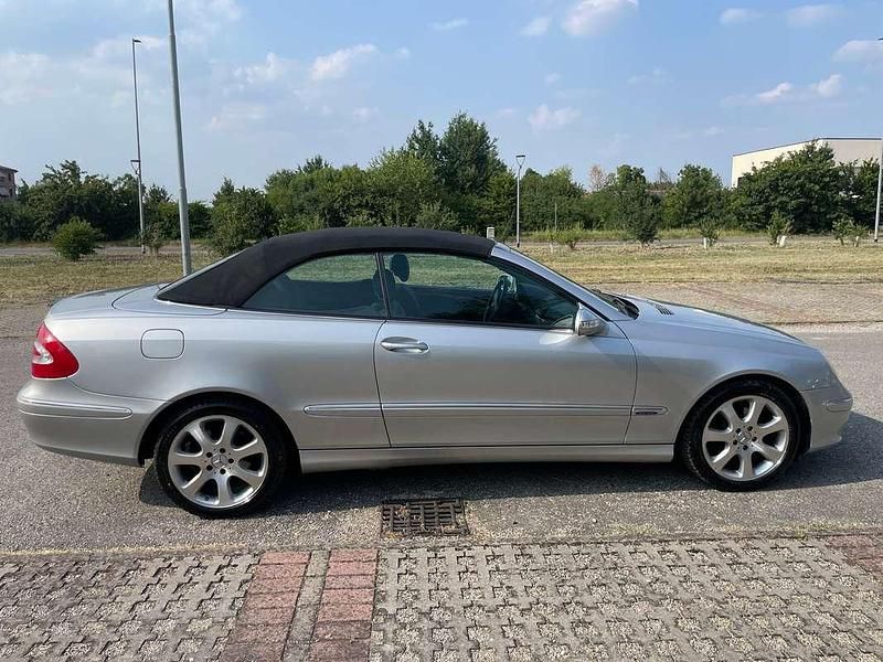 Usata Mercedes CLK200 Elegance 163 CV (119 kW) 2004 Argento Cabrio
