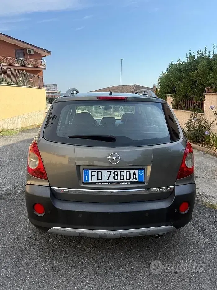 Usata Opel Antara Cosmo 150 CV (110 kW) 2009 Marrone SUV