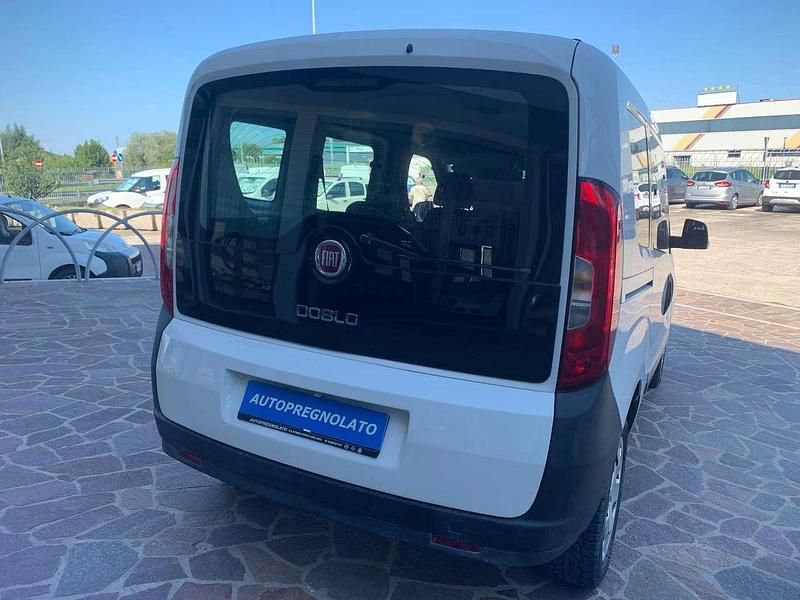 Usata Fiat Doblò Easy 105 CV (77 kW) 2015 Bianco Monovolume