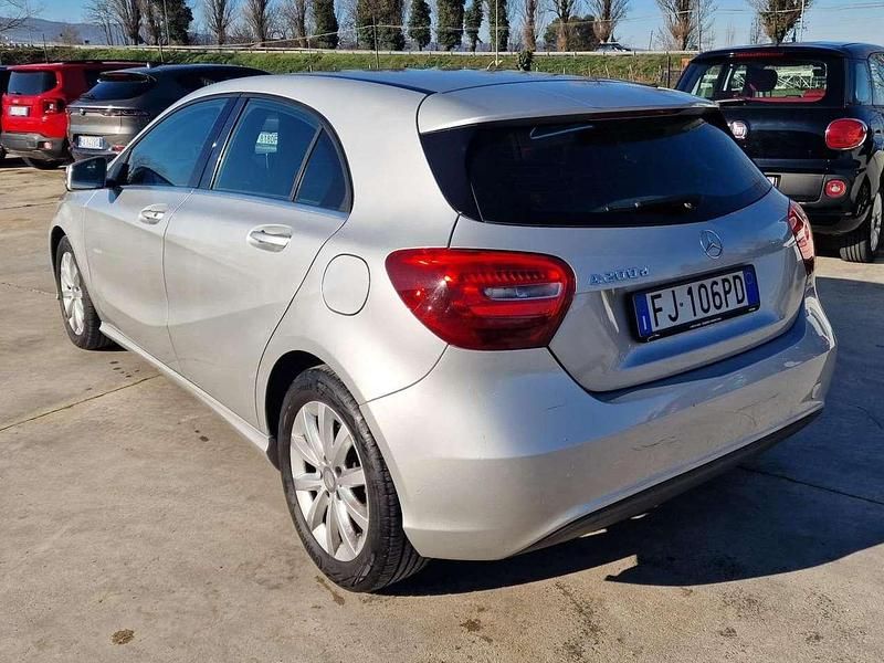 Usata Mercedes A200 Premium 136 CV (100 kW) 2017 Grigio Berlina