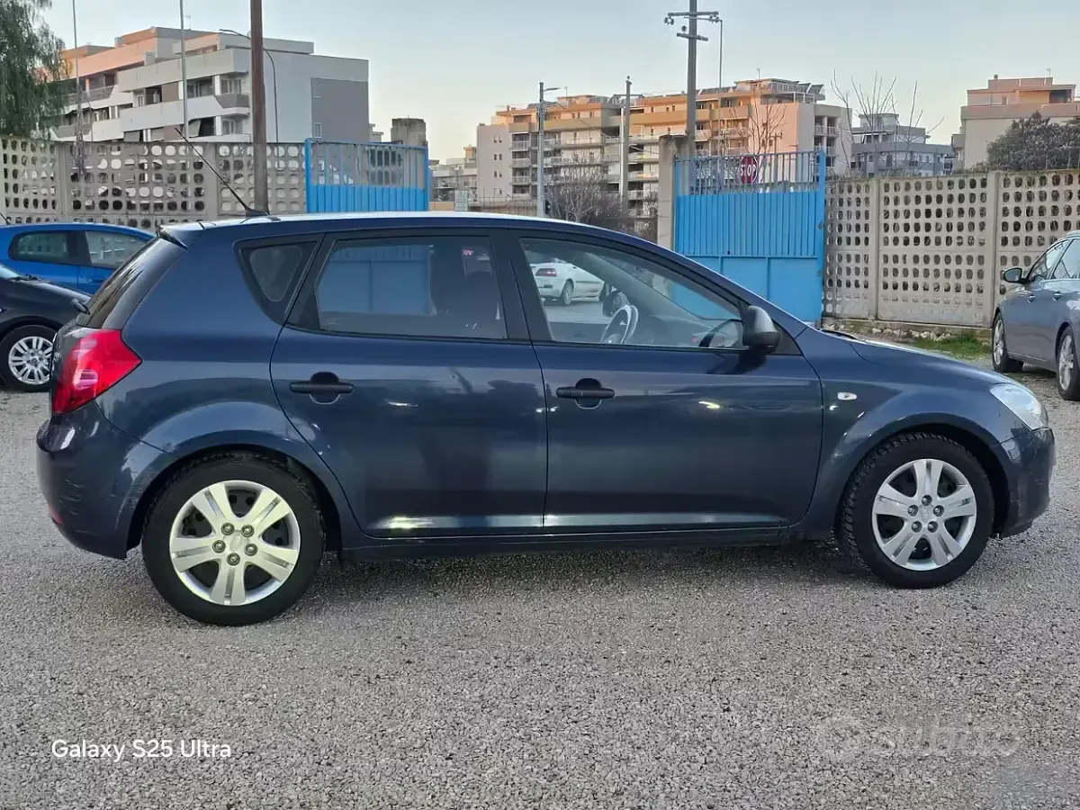 Usata Kia Ceed GT LX 90 CV (66 kW) 2007 Blu Berlina