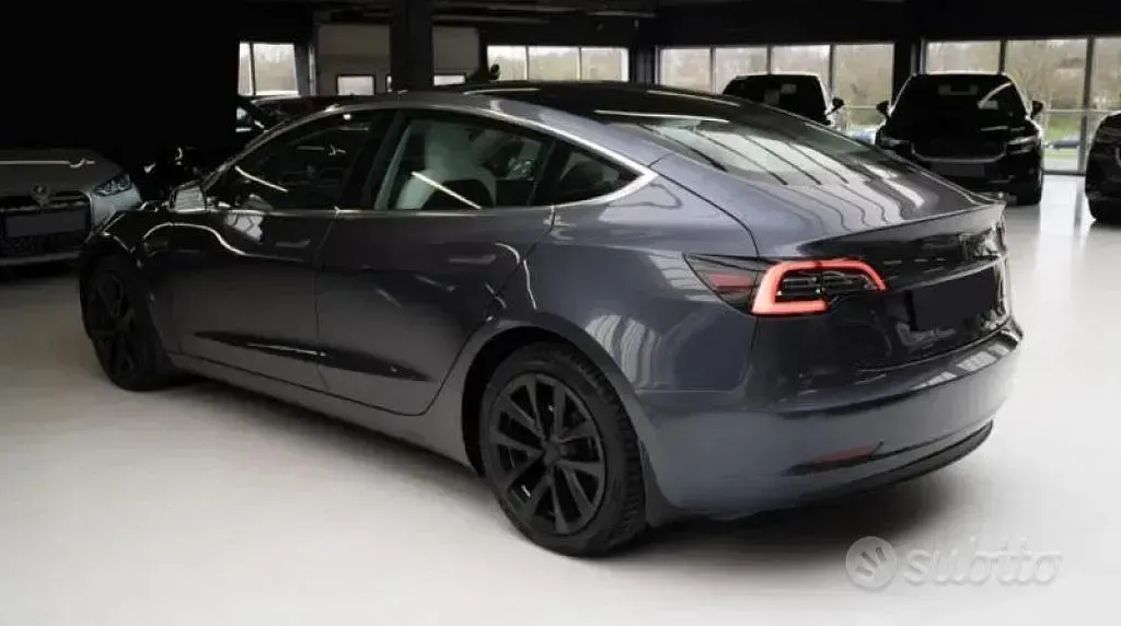 Usata Tesla Model 3 152 kW (208 CV) 2020 Grigio Berlina