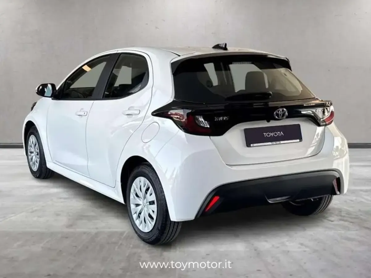 Nuova Toyota Yaris Hybrid 116 CV (85 kW) 2026 Bianco Berlina