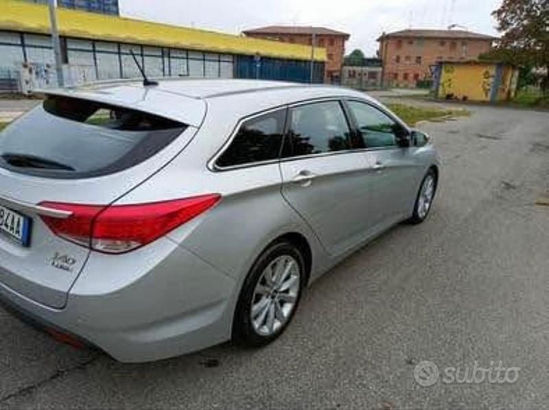 Grigio Usata 2012 Hyundai i40 Station wagon | 3750 € (Buon prezzo) - Immagine 1/4