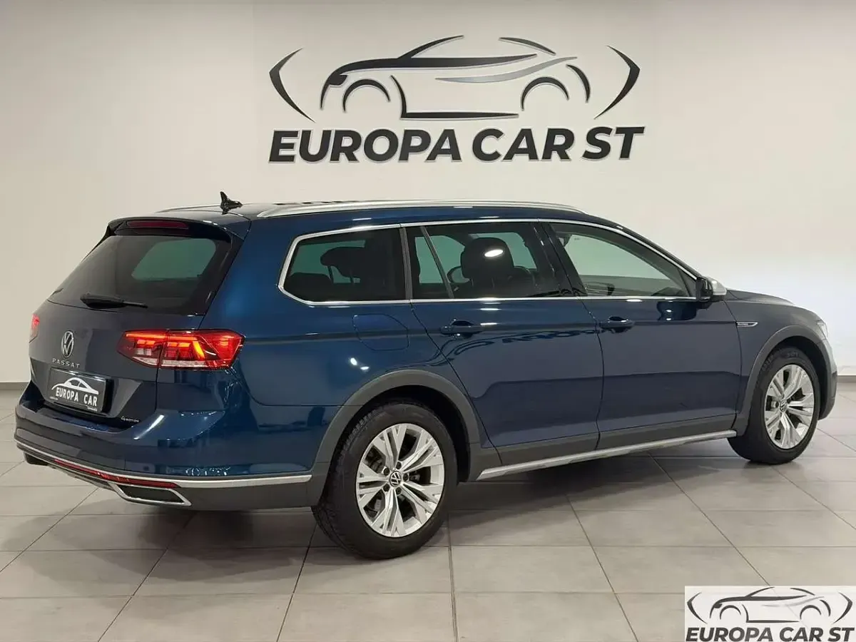 Begagnad VW Passat Alltrack 200 HK (147 kW) 2023 Blå Kombi