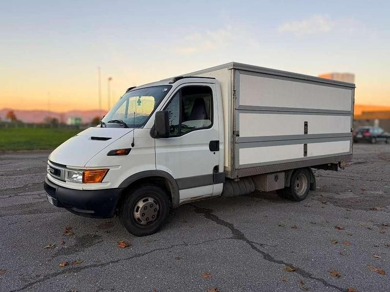 Usata Iveco Daily 95 CV (69 kW) 2004 Bianco Furgone